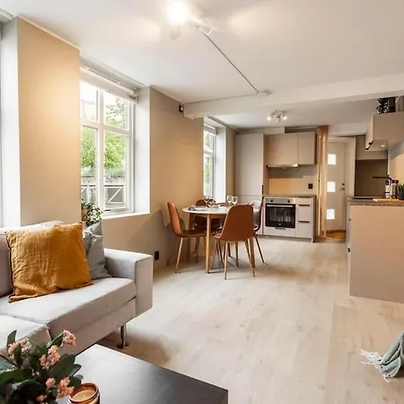 New! Modern In Historic Area Of Bergen! برغن