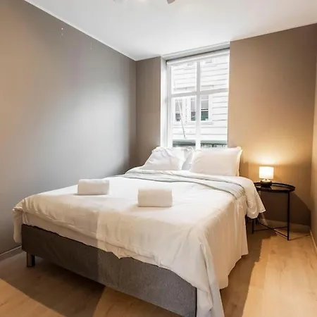 New! Modern In Historic Area Of Bergen! Μπέργκεν