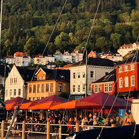 דירה New! Modern In Historic Area Of Bergen!